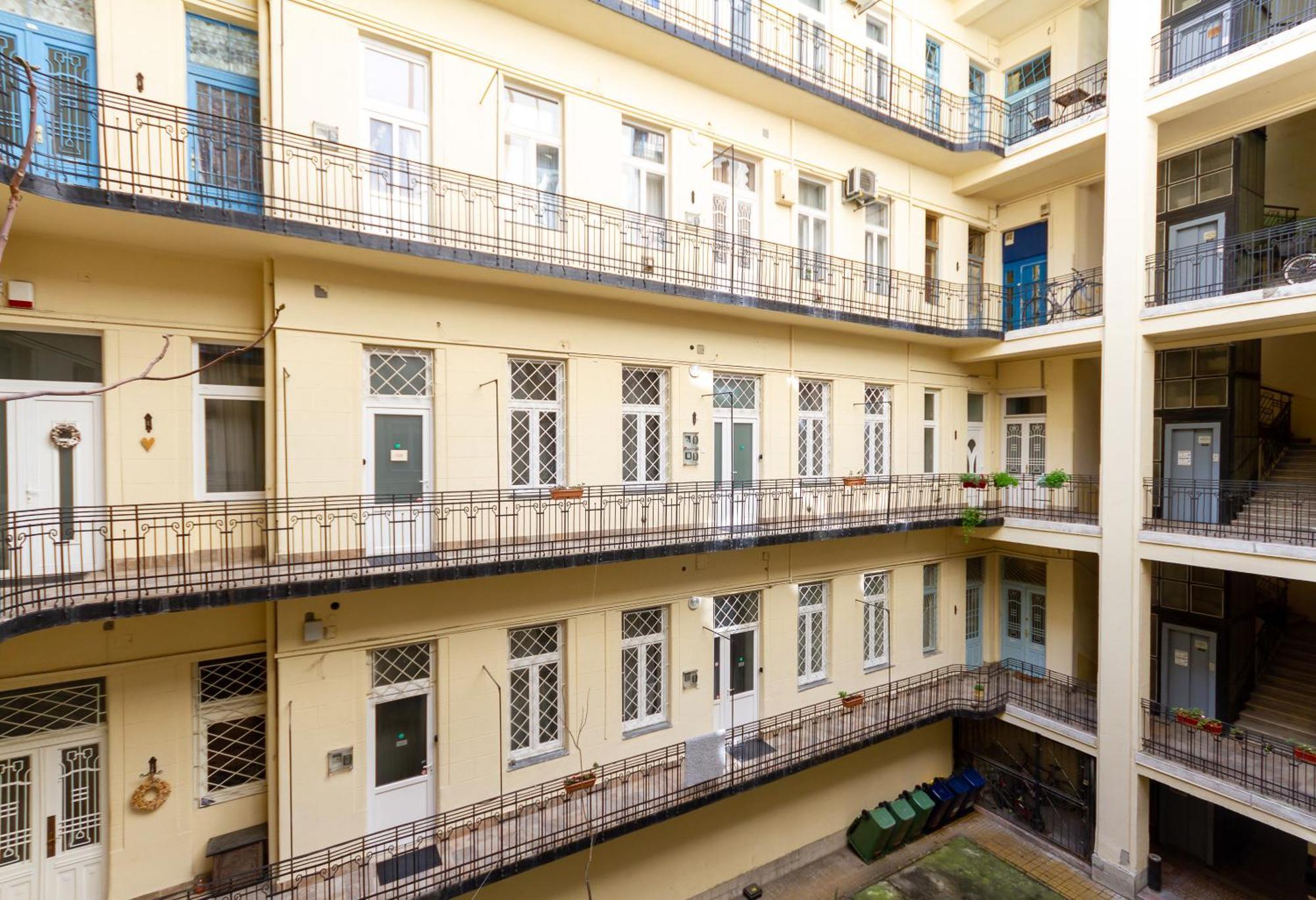 Stylish Suite Westend Будапеща Екстериор снимка